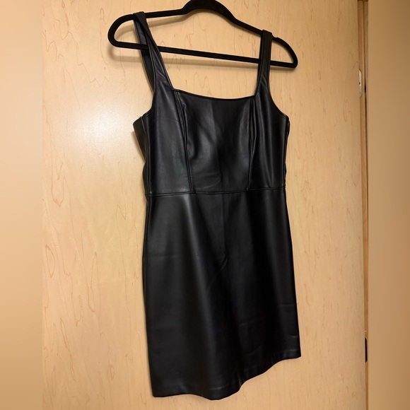 Abercrombie & Fitch Dresses & Skirts - Abercrombie & Fitch Black faux leather dress Size XS